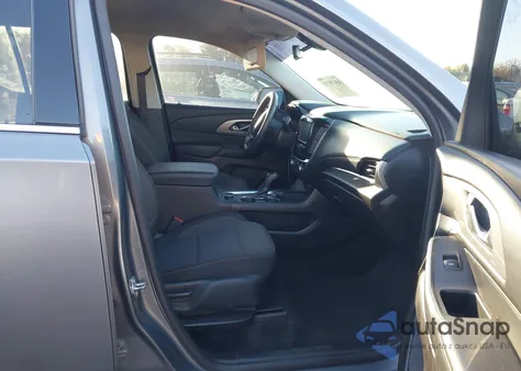 2018 Chevrolet Traverse Ls z USA, uszkodzony, nr VIN 1GNERFKW8JJ108885